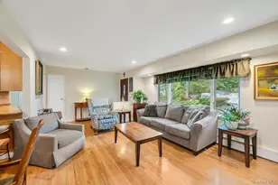 1 Pioneer Blvd, Huntington Station, NY 11746 - Photo 15