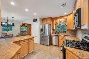 1 Pioneer Blvd, Huntington Station, NY 11746 - Photo 21