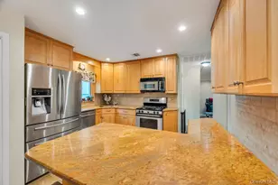 1 Pioneer Blvd, Huntington Station, NY 11746 - Photo 19