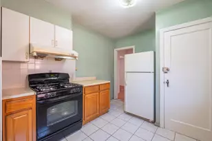 76-18 172nd St, Fresh Meadows, NY 11366 - Photo 9