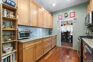 323 E Walnut St, Long Beach, NY 11561 - Photo 9