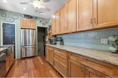 323 E Walnut Street, Long Beach, NY 11561 - Photo 11