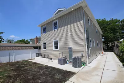 18112 145th Avenue, Springfield Gardens, NY 11413 - Photo 5