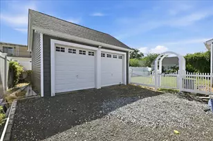 11 Moeller St, Hicksville, NY 11801 - Photo 21