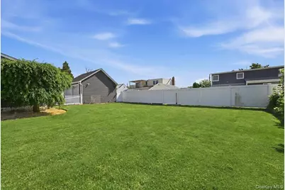 11 Moeller Street, Hicksville, NY 11801 - Photo 23