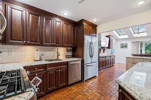 45 Mildred Ct, Plainview, NY 11803 - Photo 15