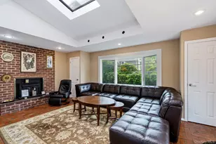 45 Mildred Ct, Plainview, NY 11803 - Photo 7
