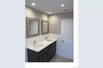 97 Coles Street #2, Glen Cove, NY 11542 - Photo 5