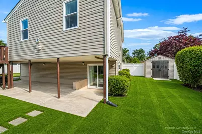 415 Elmwood Street, Islip Terrace, NY 11752 - Photo 23
