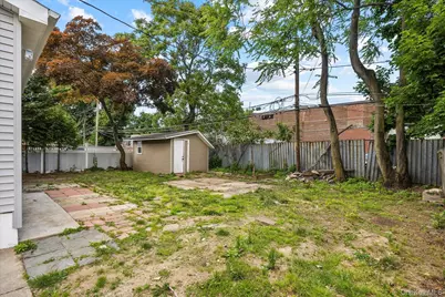 27 Circle Drive, Hempstead, NY 11550 - Photo 5