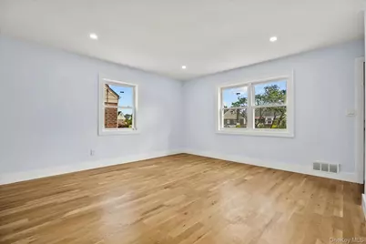 27 Circle Drive, Hempstead, NY 11550 - Photo 11