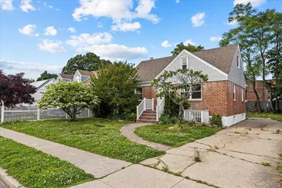 27 Circle Drive, Hempstead, NY 11550 - Photo 3