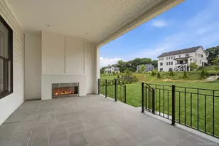 1 Levitow Ct, Dix Hills, NY 11746 - Photo 25