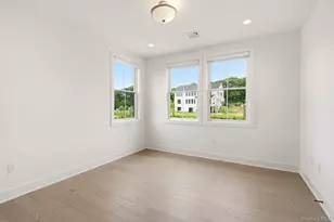1 Levitow Ct, Dix Hills, NY 11746 - Photo 43
