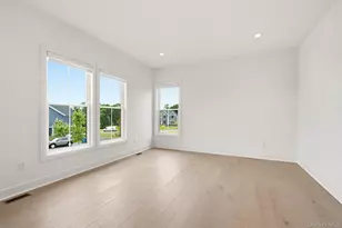 1 Levitow Ct, Dix Hills, NY 11746 - Photo 41