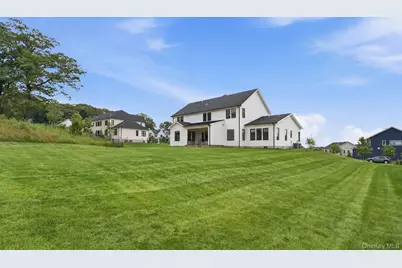 1 Levitow Court, Dix Hills, NY 11746 - Photo 47