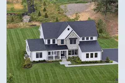 1 Levitow Court, Dix Hills, NY 11746 - Photo 3
