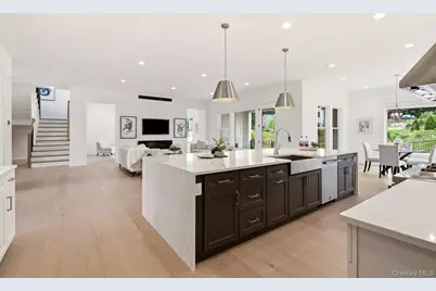 1 Levitow Court, Dix Hills, NY 11746 - Photo 19