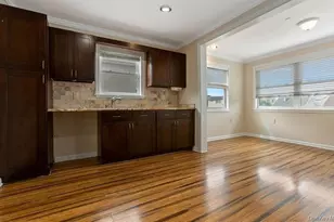 254 Arthur St, Freeport, NY 11520 - Photo 3