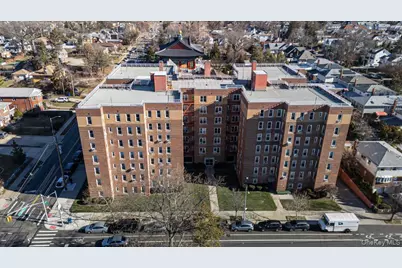 30-11 Parsons Boulevard #2T, Flushing, NY 11354 - Photo 1