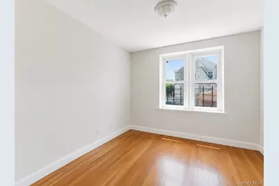756 E 223rd Street, Bronx, NY 10466 - Photo 17