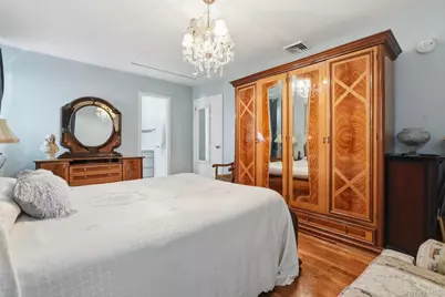 153 Davison Avenue, Lynbrook, NY 11563 - Photo 23