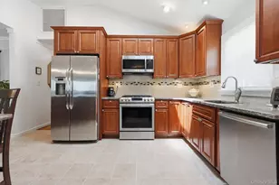 153 Davison Ave, Lynbrook, NY 11563 - Photo 11