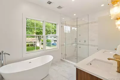 96 Shadyside Avenue, Port Washington, NY 11050 - Photo 31