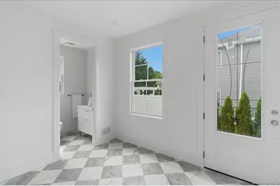 96 Shadyside Avenue, Port Washington, NY 11050 - Photo 21
