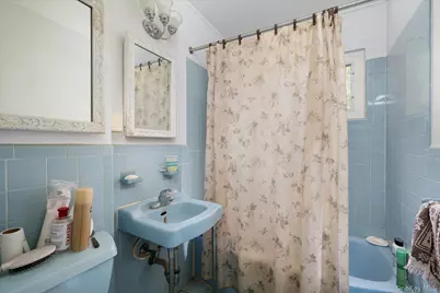 145 Arthur Avenue, Floral Park, NY 11001 - Photo 13