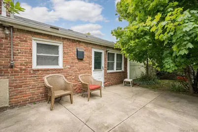 145 Arthur Avenue, Floral Park, NY 11001 - Photo 19