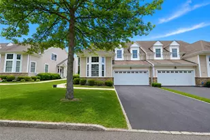27 Toni Ct, Center Moriches, NY 11934 - Photo 3