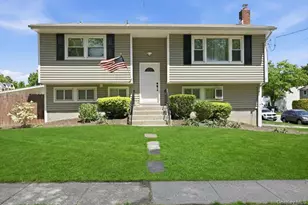 448 Lenox Rd, Huntington Station, NY 11746 - Photo 3