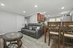 448 Lenox Rd, Huntington Station, NY 11746 - Photo 21