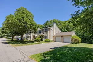29 Hancock, Yaphank, NY 11980 - Photo 3
