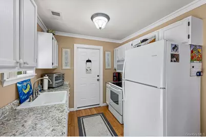 29 Hancock, Yaphank, NY 11980 - Photo 9