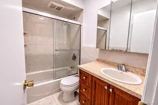 42-19 195th St, Flushing, NY 11358 - Photo 17