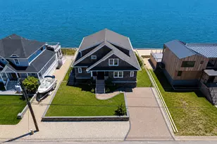 21 Shinnecock Rd, East Quogue, NY 11942 - Photo 25