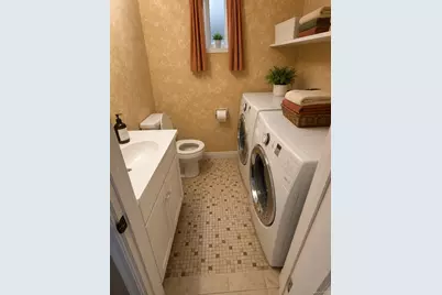1070 Oakfield Avenue, North Bellmore, NY 11710 - Photo 7