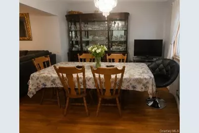 1070 Oakfield Avenue, North Bellmore, NY 11710 - Photo 3