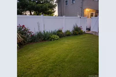 1070 Oakfield Avenue, North Bellmore, NY 11710 - Photo 9