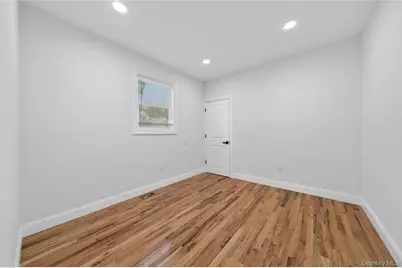 15 Grand Place, Huntington Station, NY 11746 - Photo 13