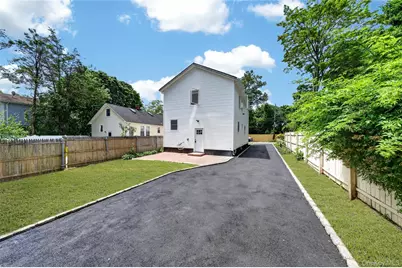 15 Grand Place, Huntington Station, NY 11746 - Photo 41