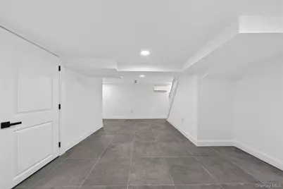 15 Grand Place, Huntington Station, NY 11746 - Photo 19