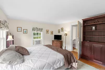 718 Montauk Highway, East Quogue, NY 11942 - Photo 13