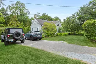 718 Montauk Hwy, East Quogue, NY 11942 - Photo 21