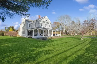 718 Montauk Highway, East Quogue, NY 11942 - Photo 1