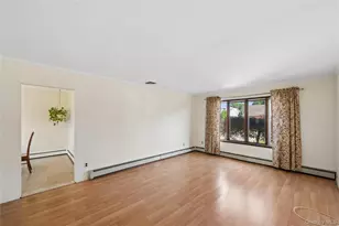 7 Blanche St, Plainview, NY 11803 - Photo 9