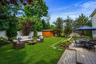 104 Choir Ln, Westbury, NY 11590 - Photo 23
