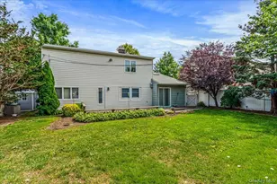 104 Choir Ln, Westbury, NY 11590 - Photo 25